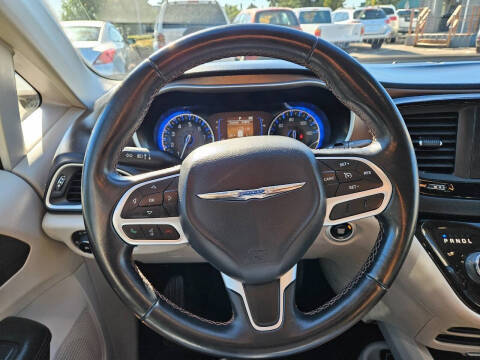 2017 Chrysler Pacifica Touring-L