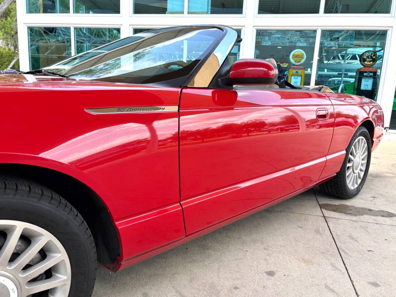 2005 Ford Thunderbird 13