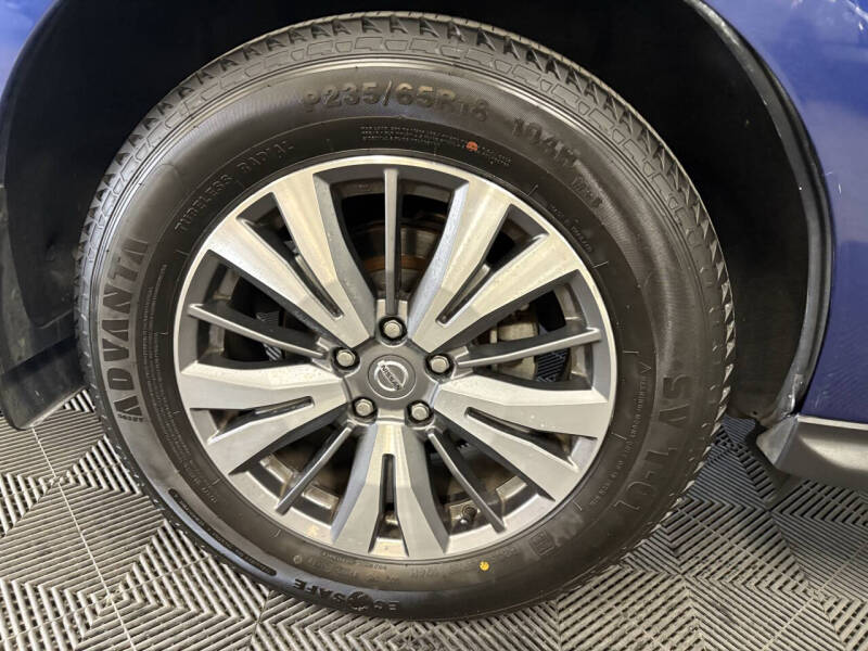 2020 Nissan Pathfinder SV