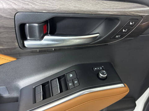 2025 Toyota Highlander Platinum