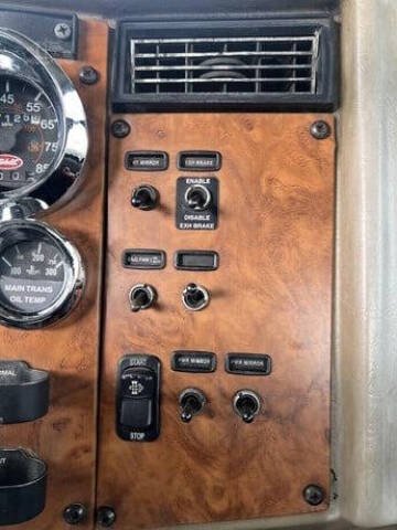 2009 Peterbilt 335