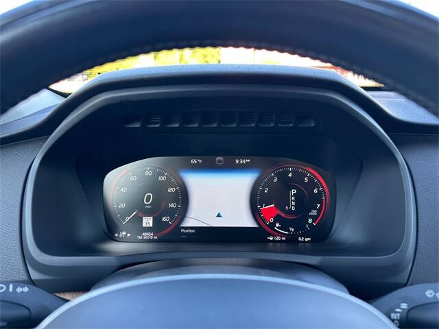 2021 Volvo XC90 T6 Momentum 7-Passenger