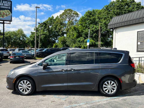 2017 Chrysler Pacifica Touring