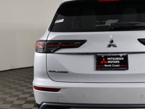 2025 Mitsubishi Outlander SE