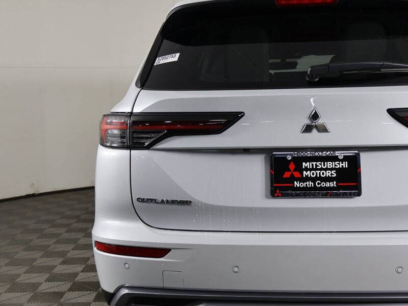 2025 Mitsubishi Outlander SE