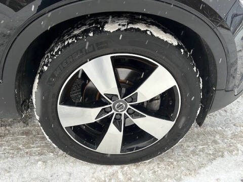 2020 Volvo XC40 T5 Momentum