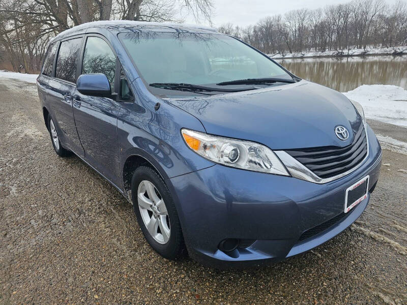 2014 Toyota Sienna for sale at Auto House Superstore in Terre Haute IN