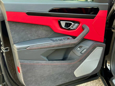 2024 Lamborghini Urus S