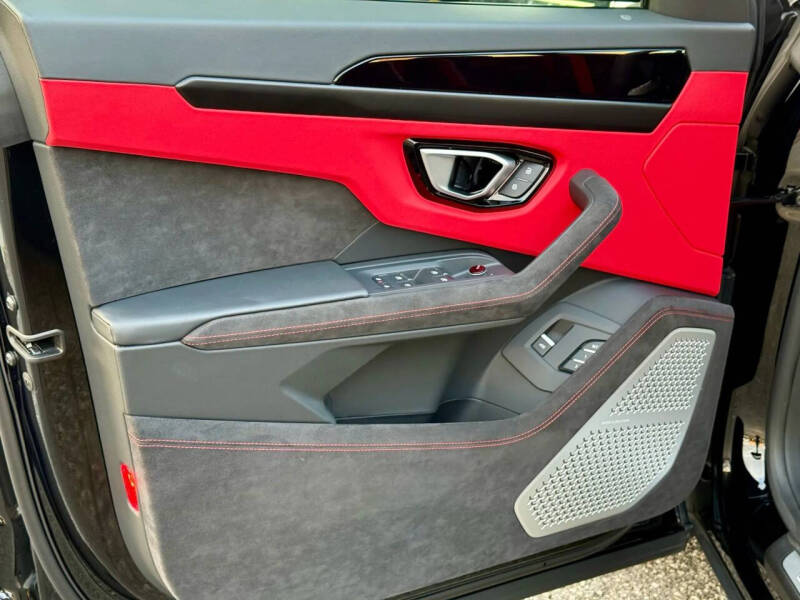 2024 Lamborghini Urus S