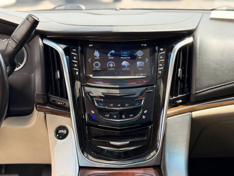 2018 Cadillac Escalade ESV Luxury