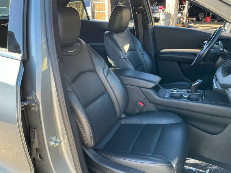 2023 Cadillac XT4 Premium Luxury