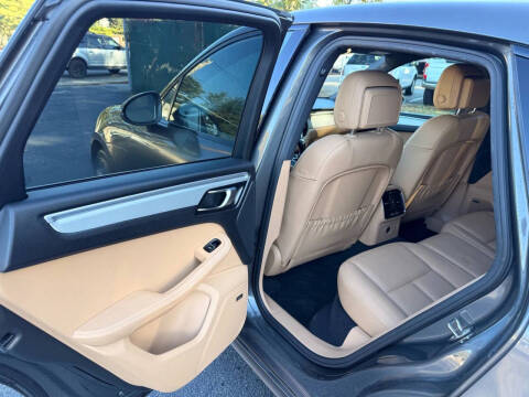 2017 Porsche Macan GTS