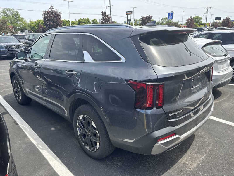 2024 Kia Sorento S