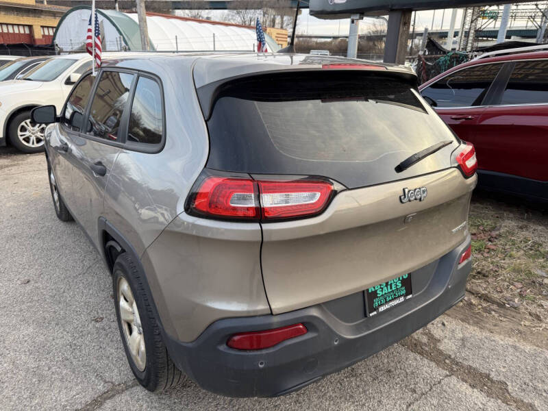 2017 Jeep Cherokee Sport