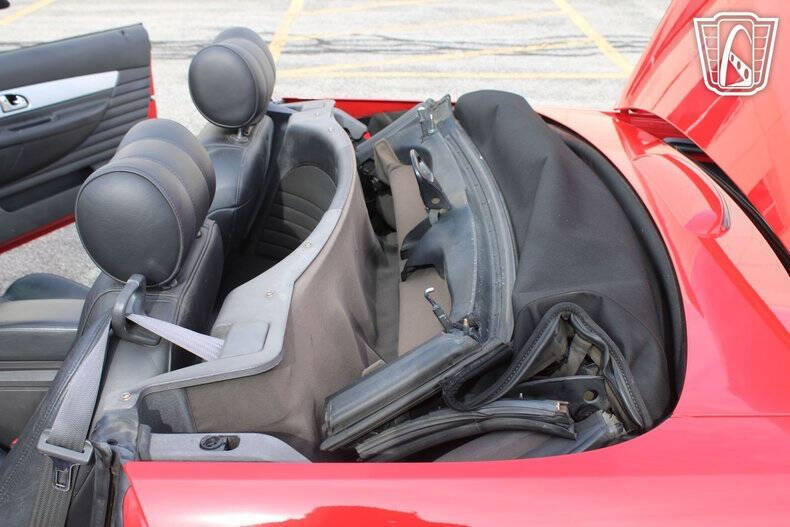 2002 Ford Thunderbird Deluxe