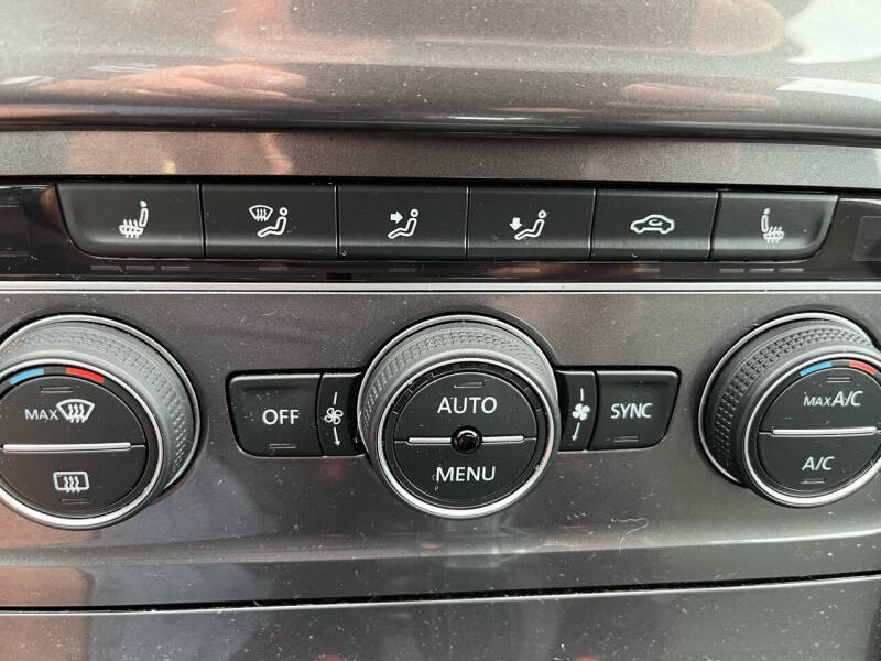 2016 Volkswagen e-Golf SE