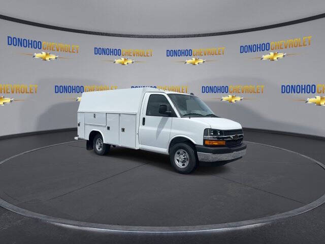 2025 Chevrolet Express 3500