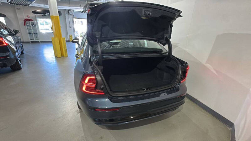 2025 Volvo S60 B5 Core