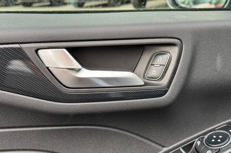 2025 Ford Escape Hybrid ST-Line Select