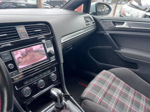 2018 Volkswagen Golf GTI S