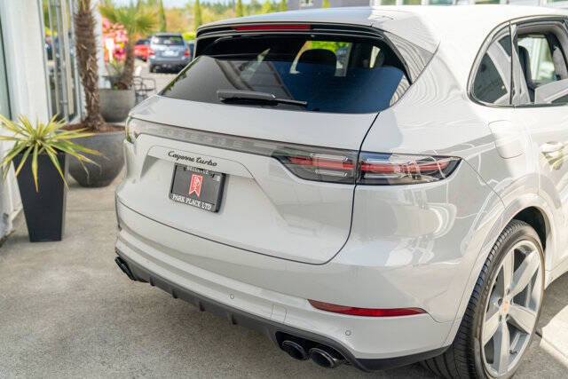 2022 Porsche Cayenne 13