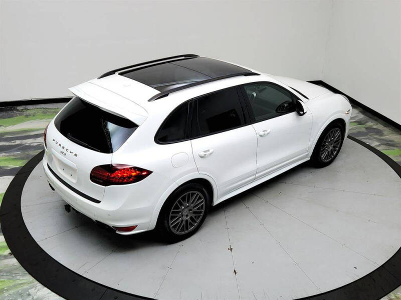 2013 Porsche Cayenne GTS