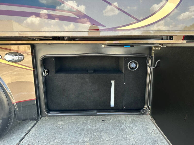 2017 Entegra Anthem 44b 1.5 Bath, 450hp Dies