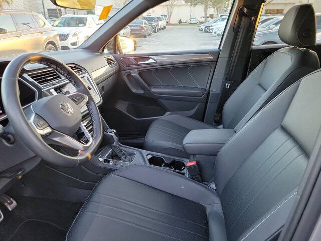 2023 Volkswagen Tiguan SE R-Line Black
