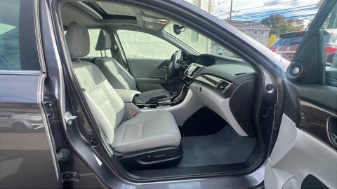 2017 Honda Accord EX-L w/Navi w/Honda Sensing