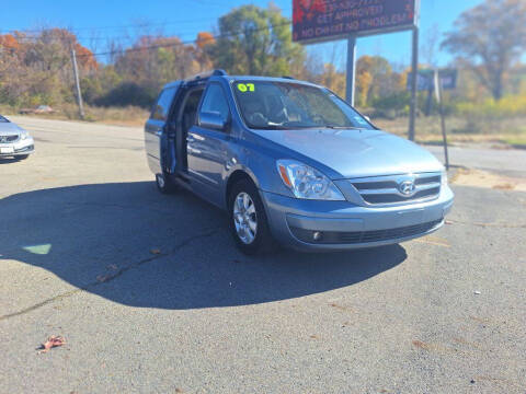 2007 Hyundai Entourage GLS