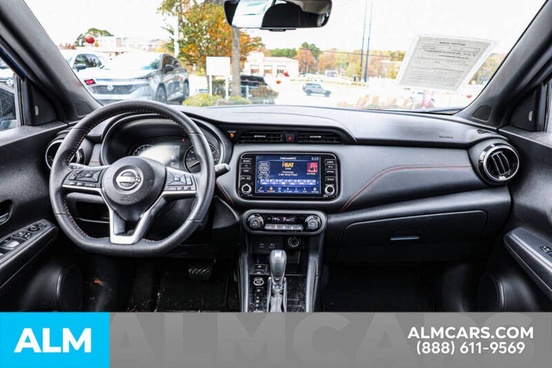 2022 Nissan Kicks SR