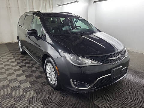 2017 Chrysler Pacifica for sale at Lynnway Auto Sales Inc in Lynn MA