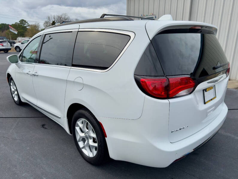 2017 Chrysler Pacifica Touring Plus