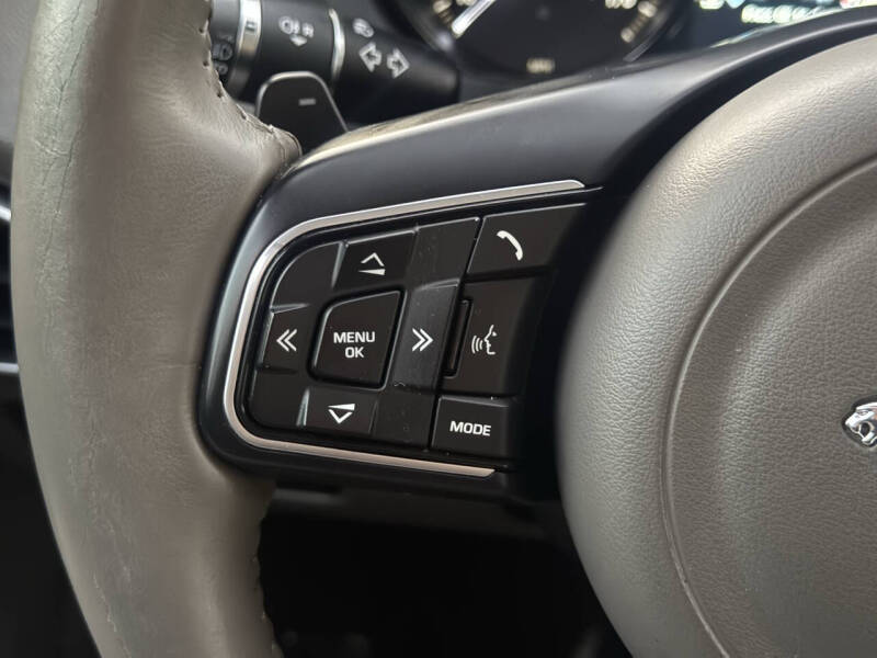 2017 Jaguar XE 25t Premium