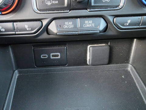 2023 Chevrolet Suburban LT