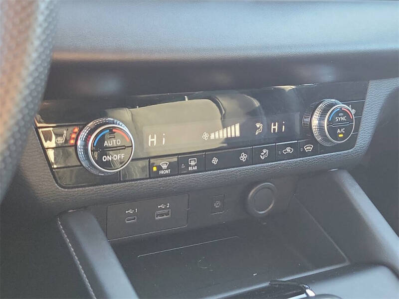 2024 Mitsubishi Outlander PHEV SE