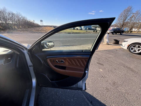 2010 Ford Taurus SHO