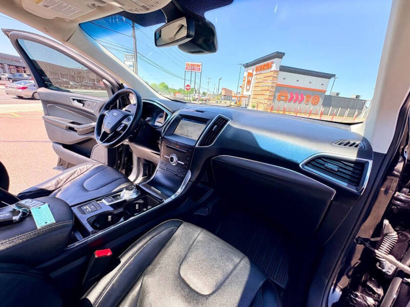 2019 Ford Edge Titanium