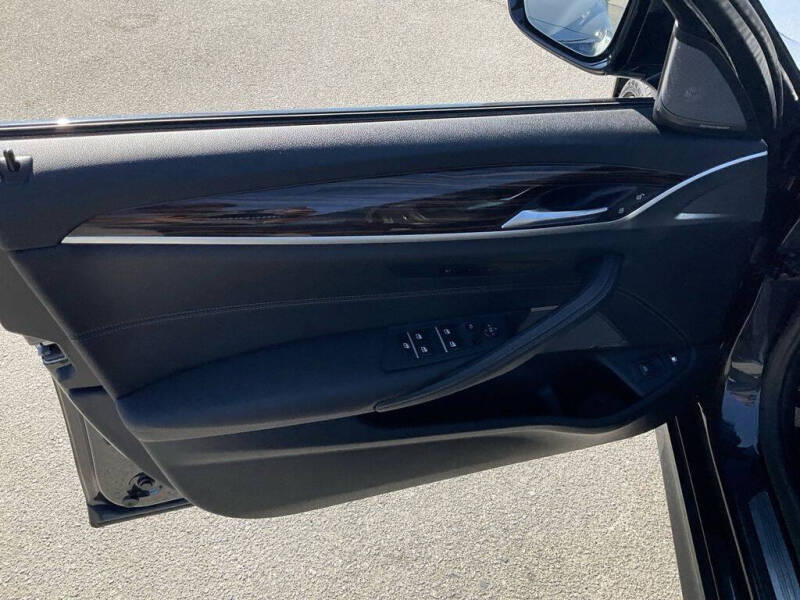 2022 BMW 5 Series 530e