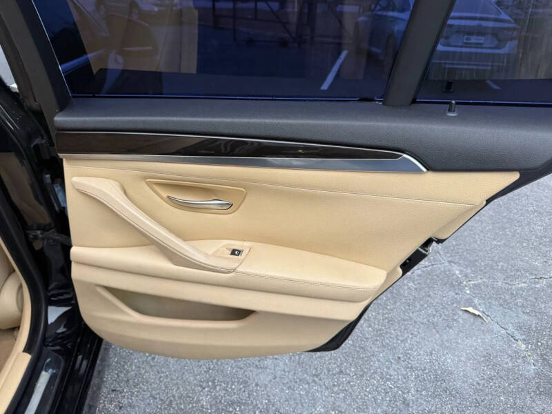 2013 BMW 5 Series 528i