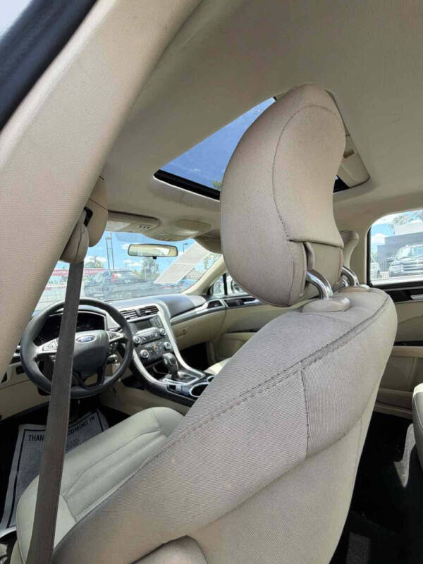 2013 Ford Fusion SE