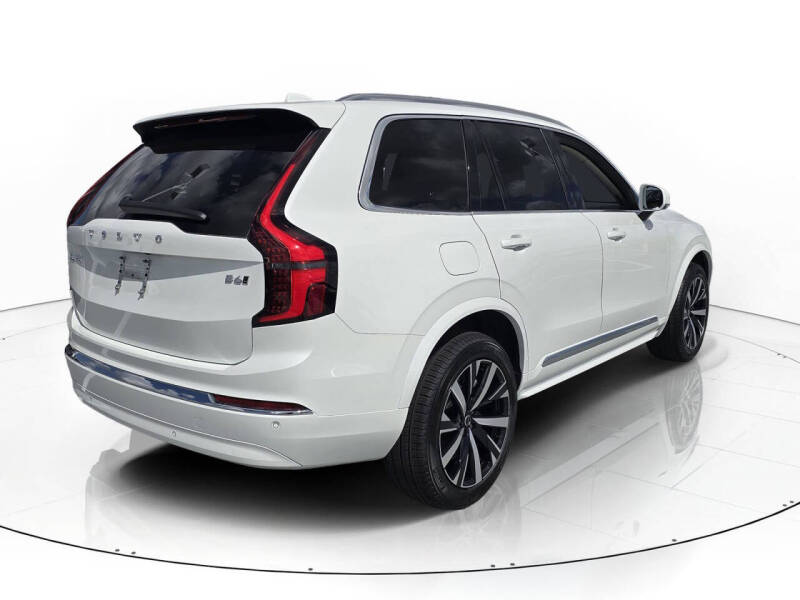 2025 Volvo XC90 B6 Core Bright Theme
