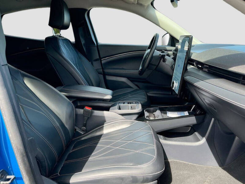 2025 Ford Mustang Mach-E Select