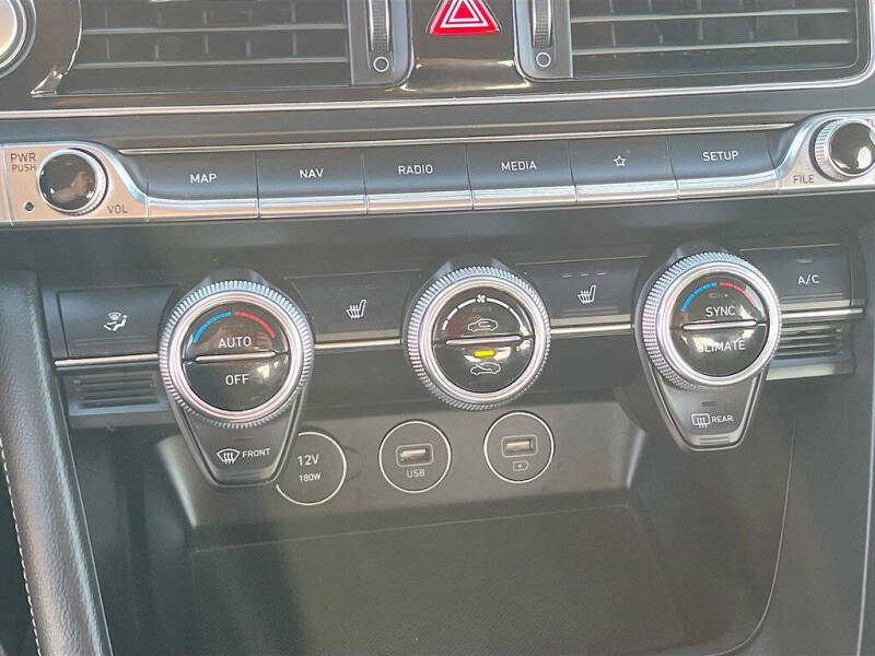 2022 Genesis G70