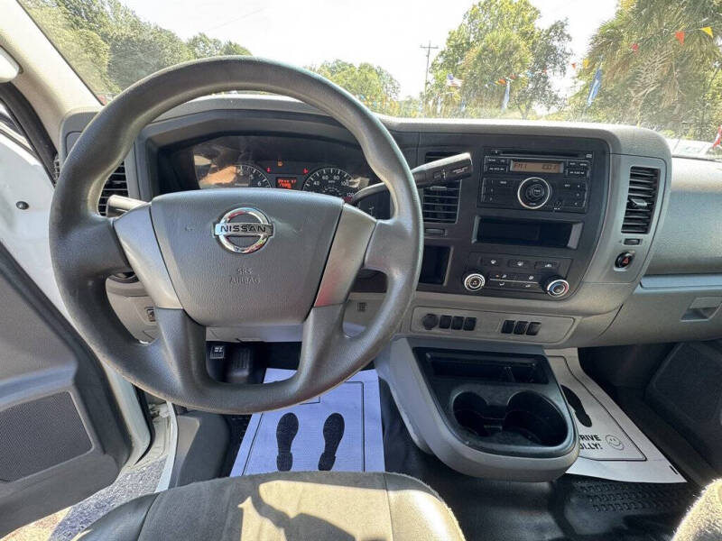 2014 Nissan NV 2500 HD SV