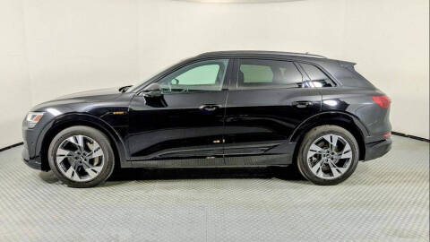 2022 Audi e-tron quattro Premium