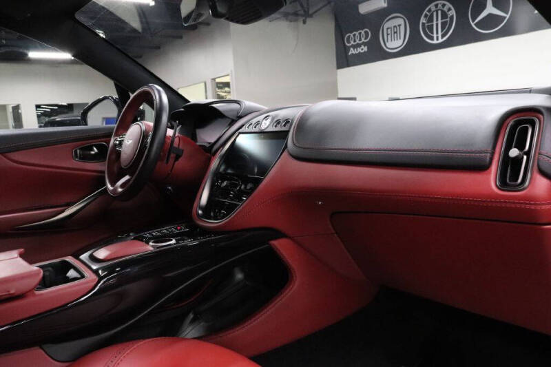 2021 Aston Martin DBX