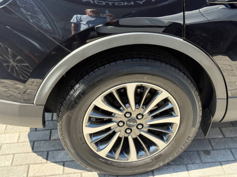 2019 Lincoln Nautilus Select
