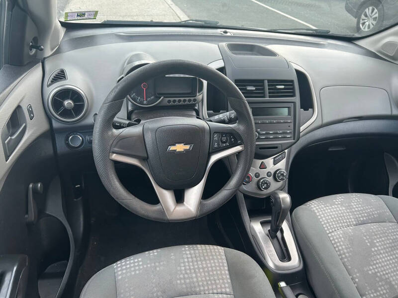2016 Chevrolet Sonic LS Auto