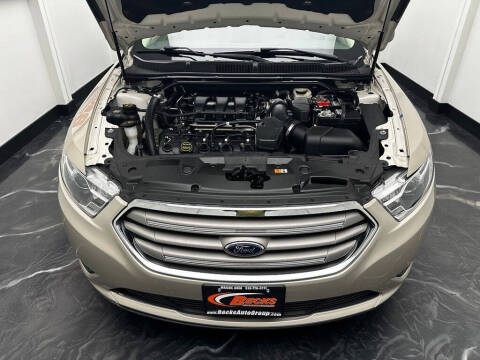 2017 Ford Taurus SE